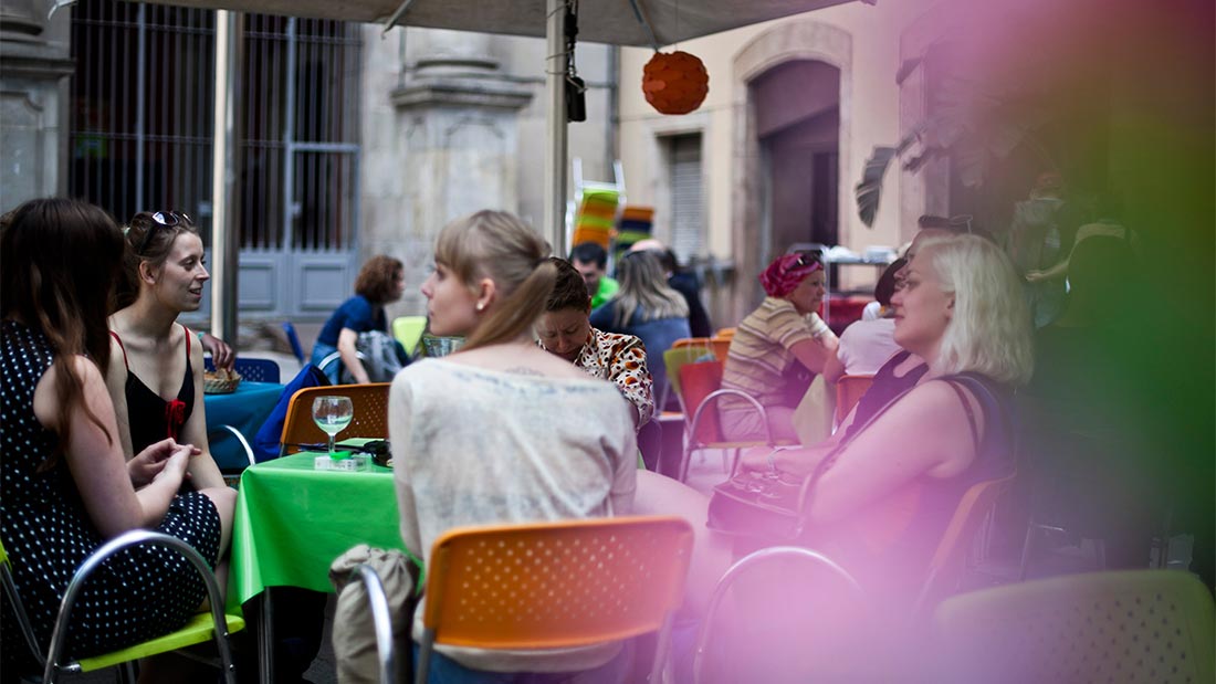 God stemning på uteserveringen hos Rita Blue i Barcelona.