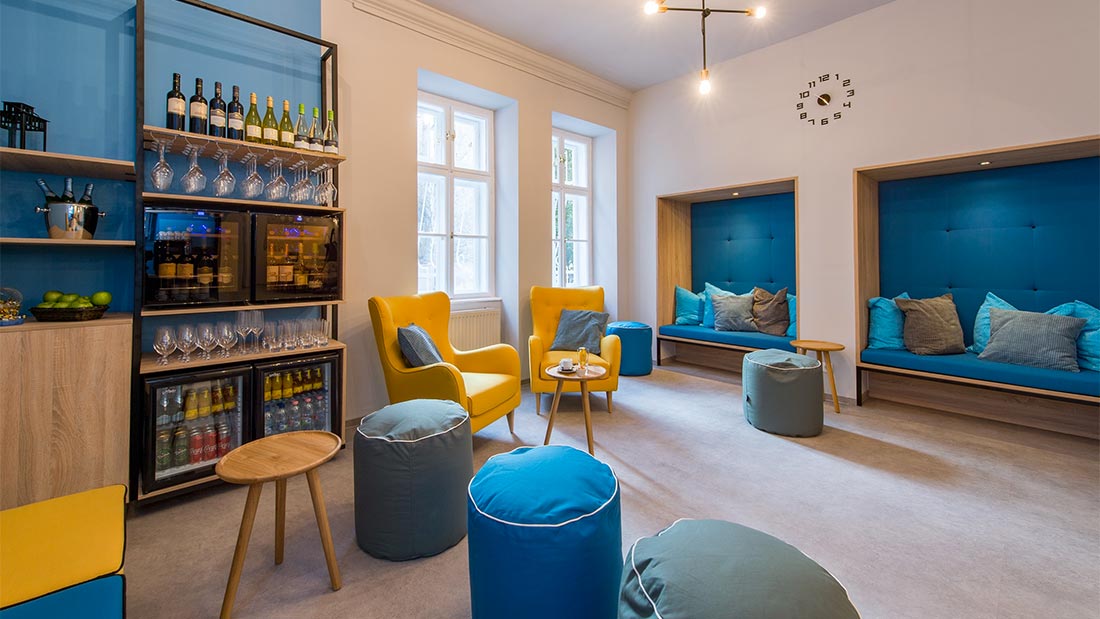Hotel Anna Honesty Bar