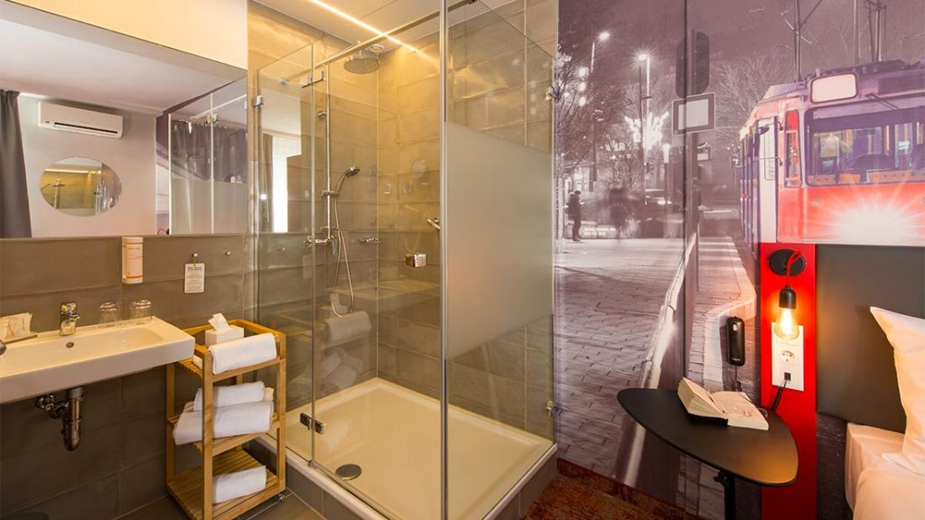 Åpen baderomsløsning på Hotel Anna