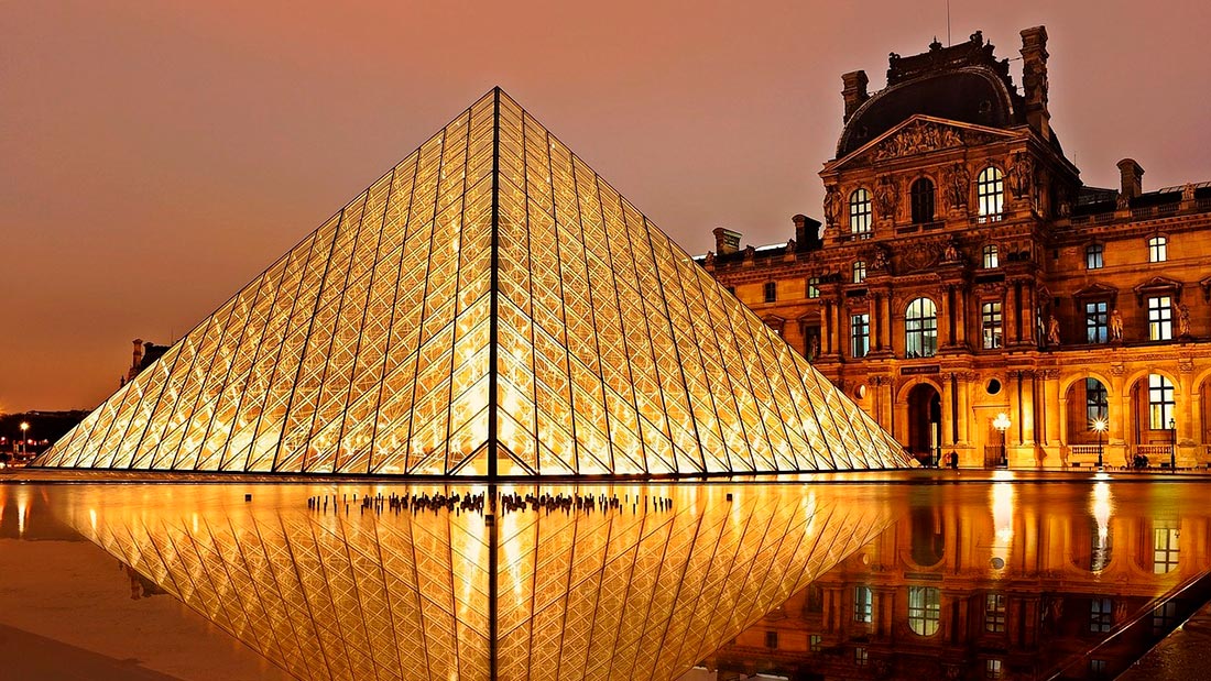 Louvre i Paris