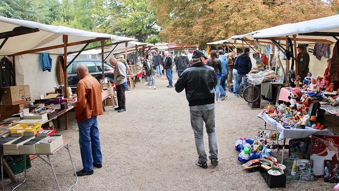 Ostbahnhof markt i Berlin